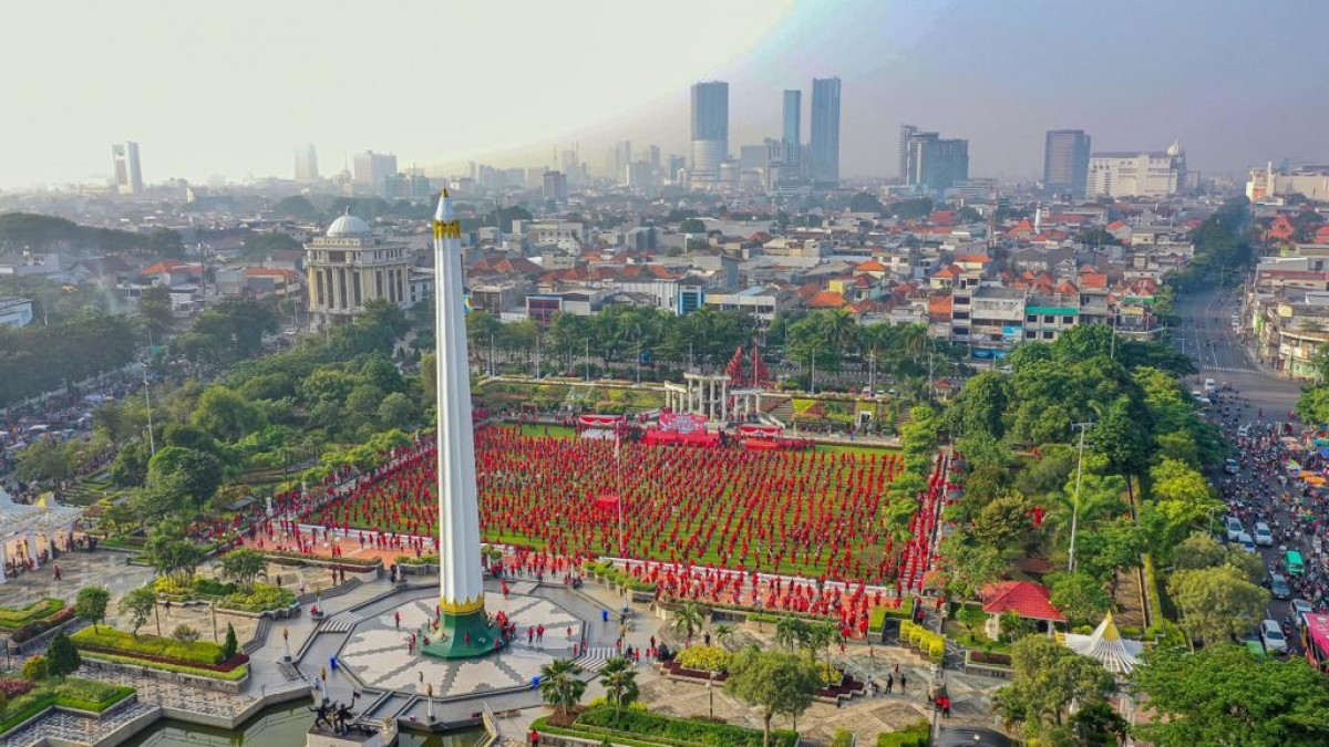 Tugu Pahlawan.