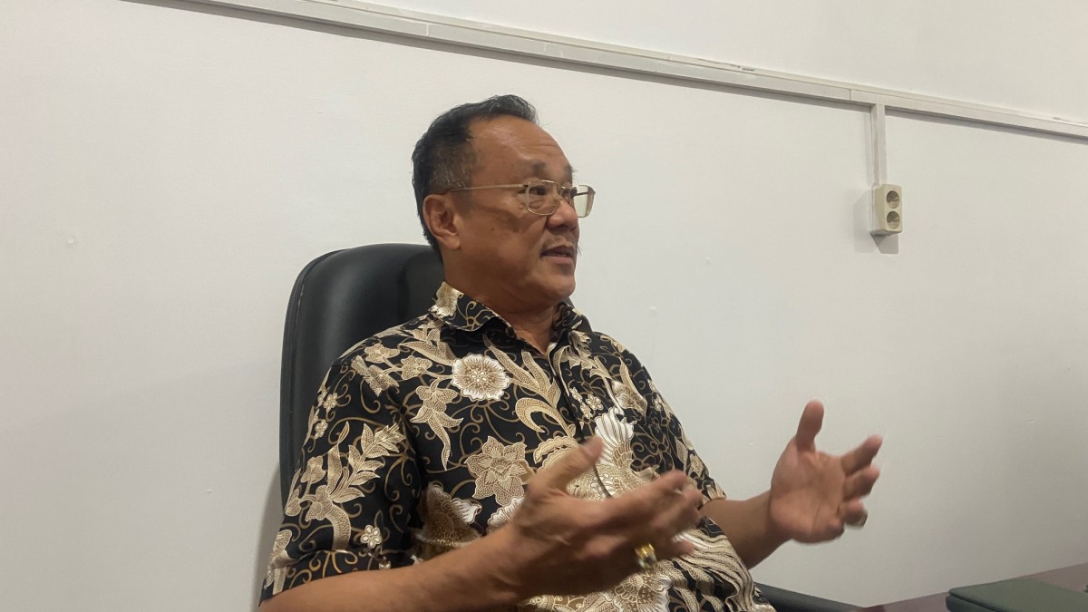 Anggota DPRD Kota Kediri Bambang Giantoro saat memberi jawaban. (Foto: Yanuar Dedy/jatimnow.com)