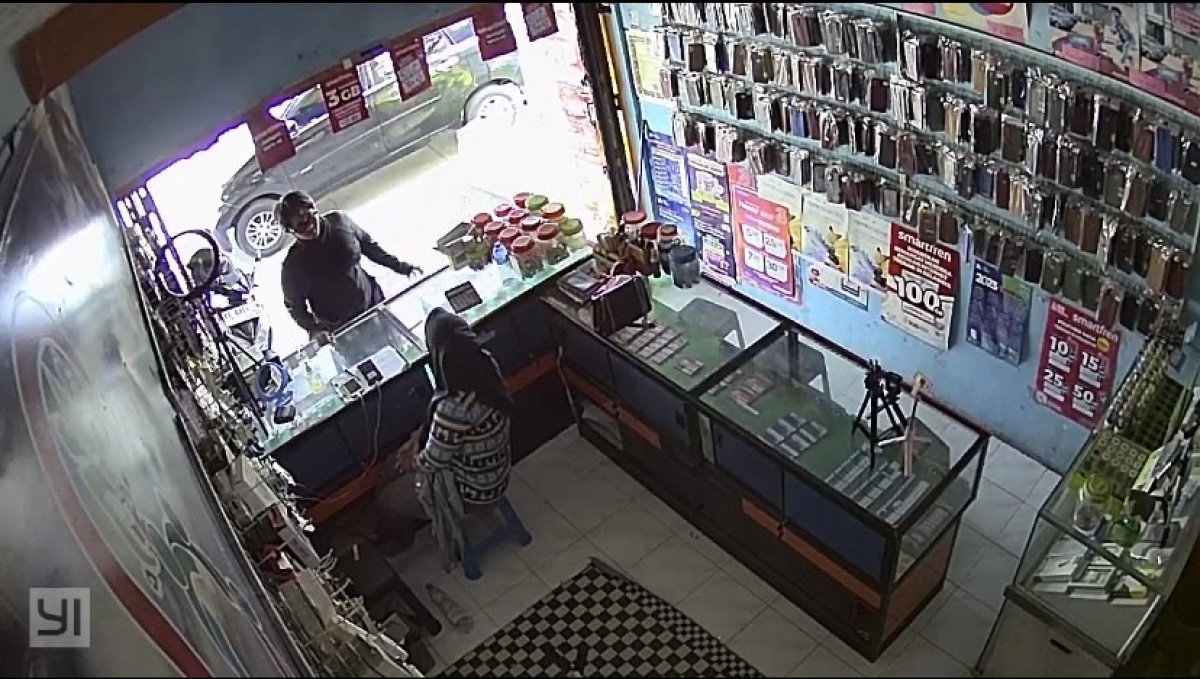 Tangkapan layar CCTV saat pelaku beraksi.