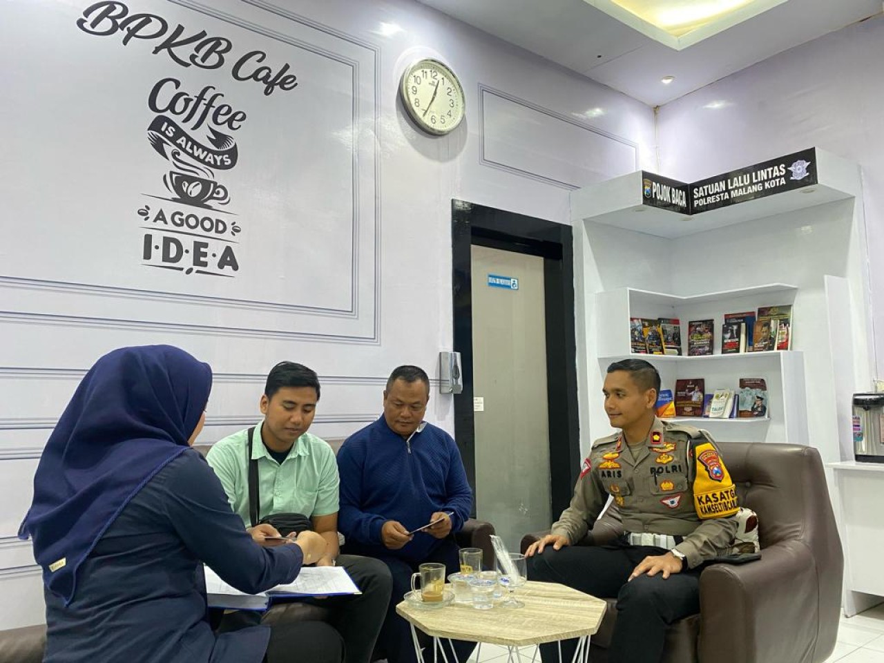 Polresta Malang Kota Kenalkan BPKB Cafe, Bisa Urus Surat Kendaraan sambil Ngopi