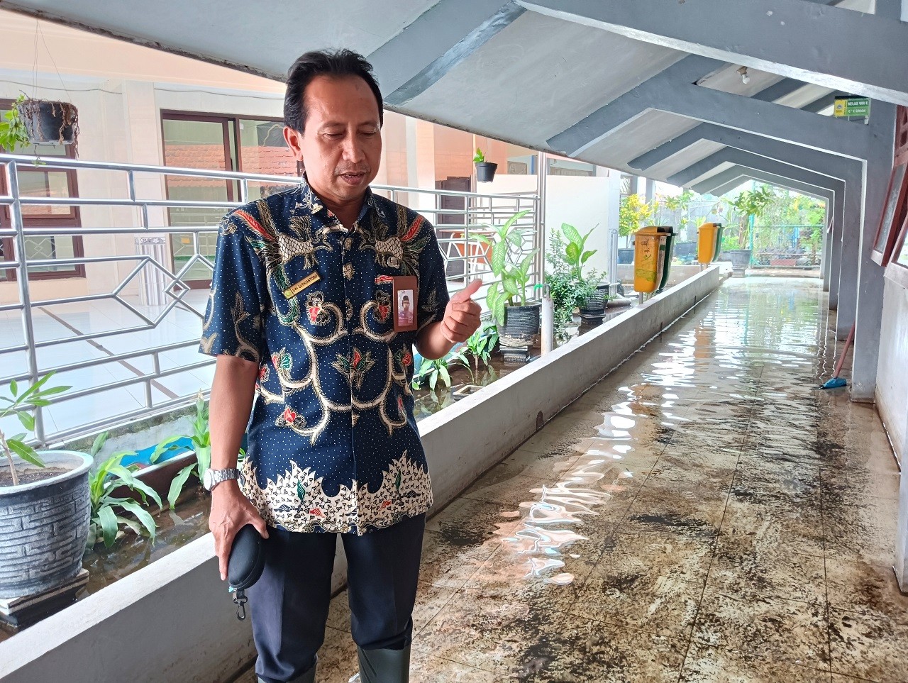 Waka Kurikulum SMPN 2 Tanggulangin, Dwi Supriantoro. (Foto: Ahaddiini HM/jatimnow.com)