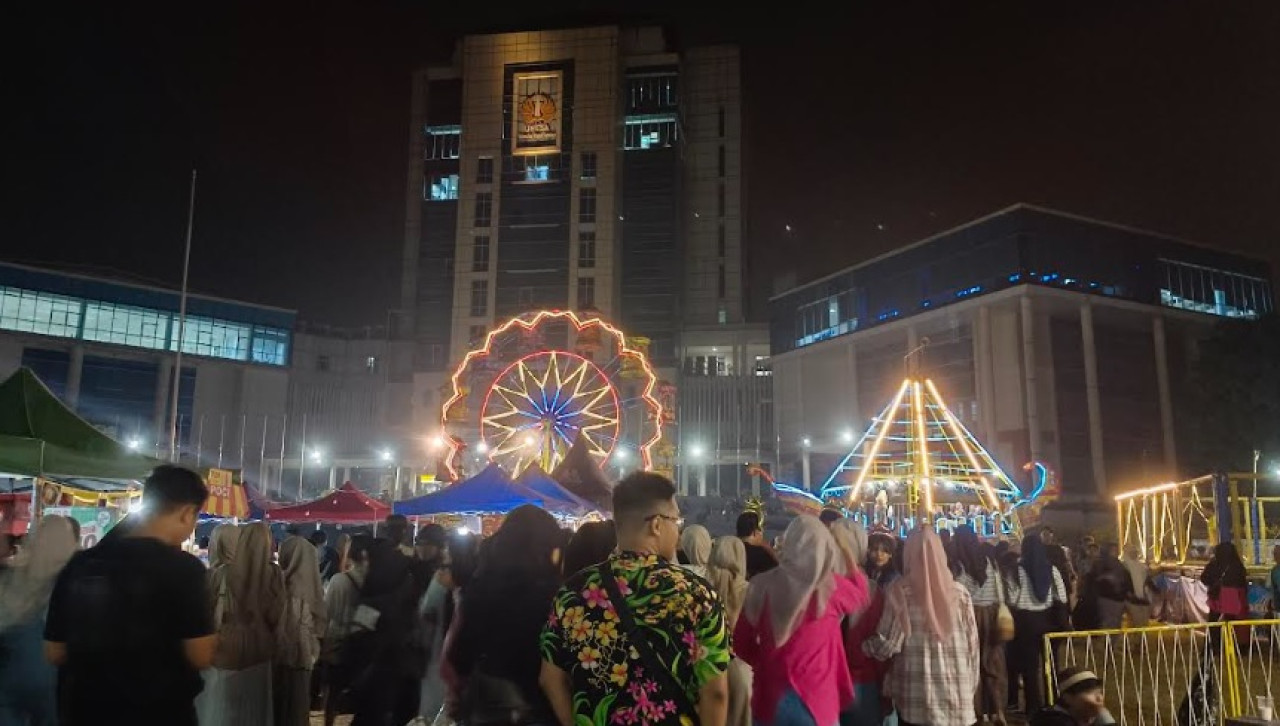 Semarak Unesa Ramadan Carnival Diserbu Ribuan Warga Surabaya