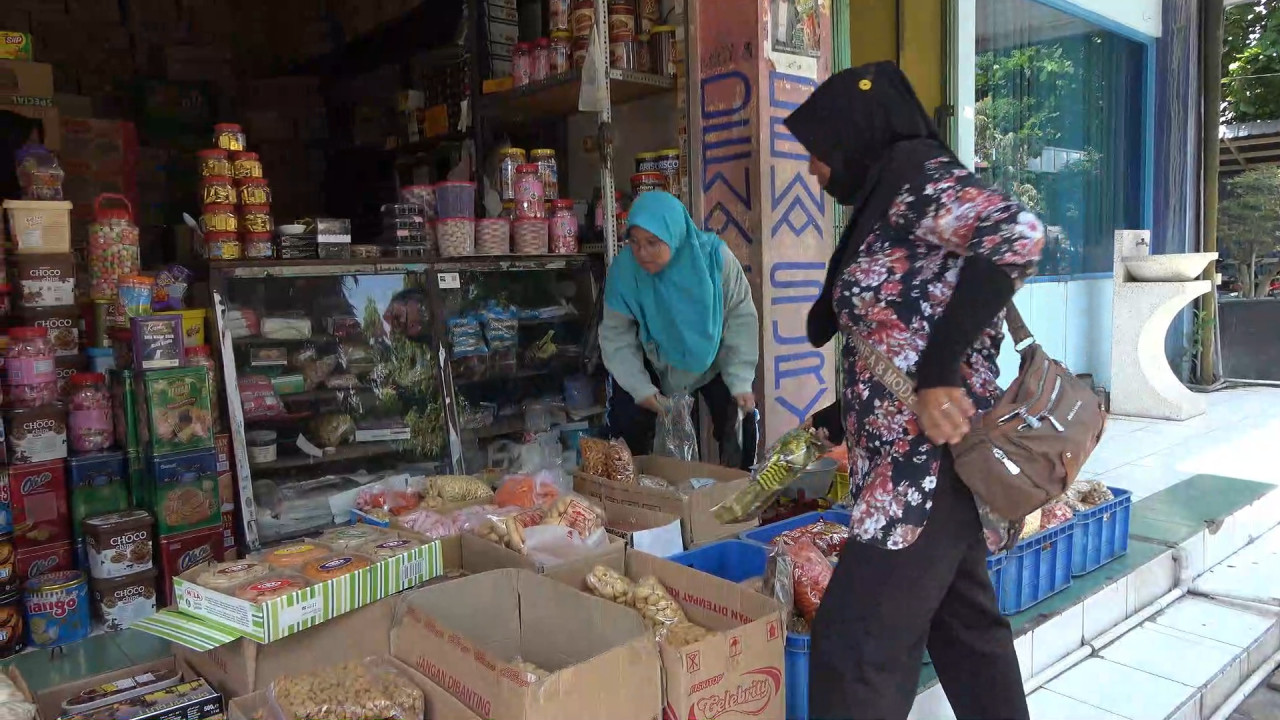 Pedagang Kue Lebaran Di Lamongan Sepi Pembeli Dampak Online Shop