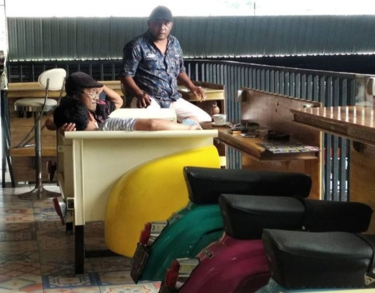 AAA Cafe (instagram @aaa.cafe.resto)