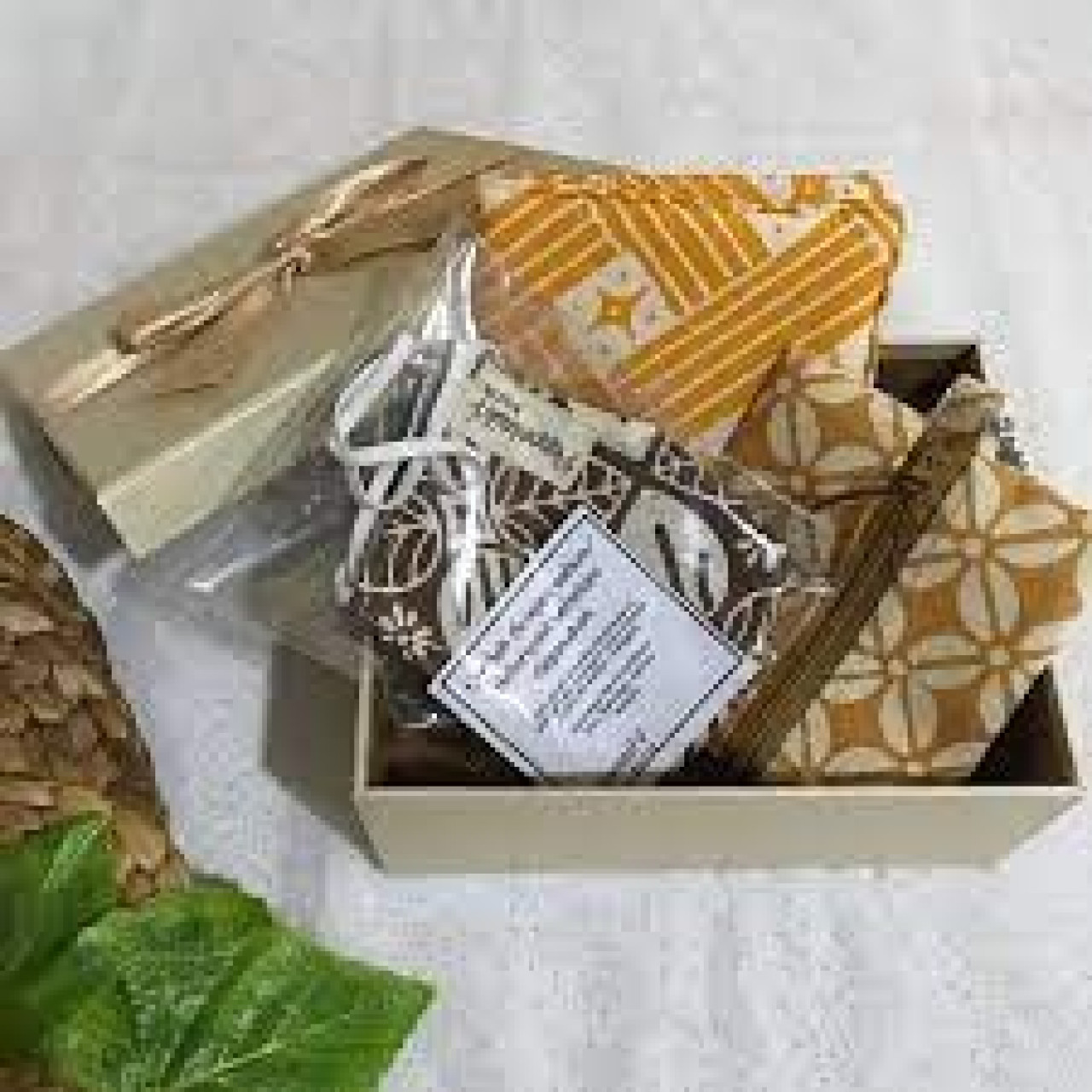 Hampers kain batik. (Foto: dok. Mitra Mulia Store) 