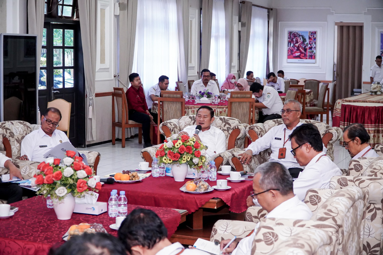 Paparan BPS Lamongan mengenai angka kemiskinan pada awal 2024. (Foto : Humas Pemkab Lamongan for jatimnow.com)