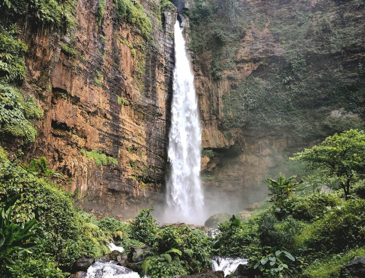 Air Terjun Kapas Biru. (Foto: Instagram @di_journeys for jatimnow.com)