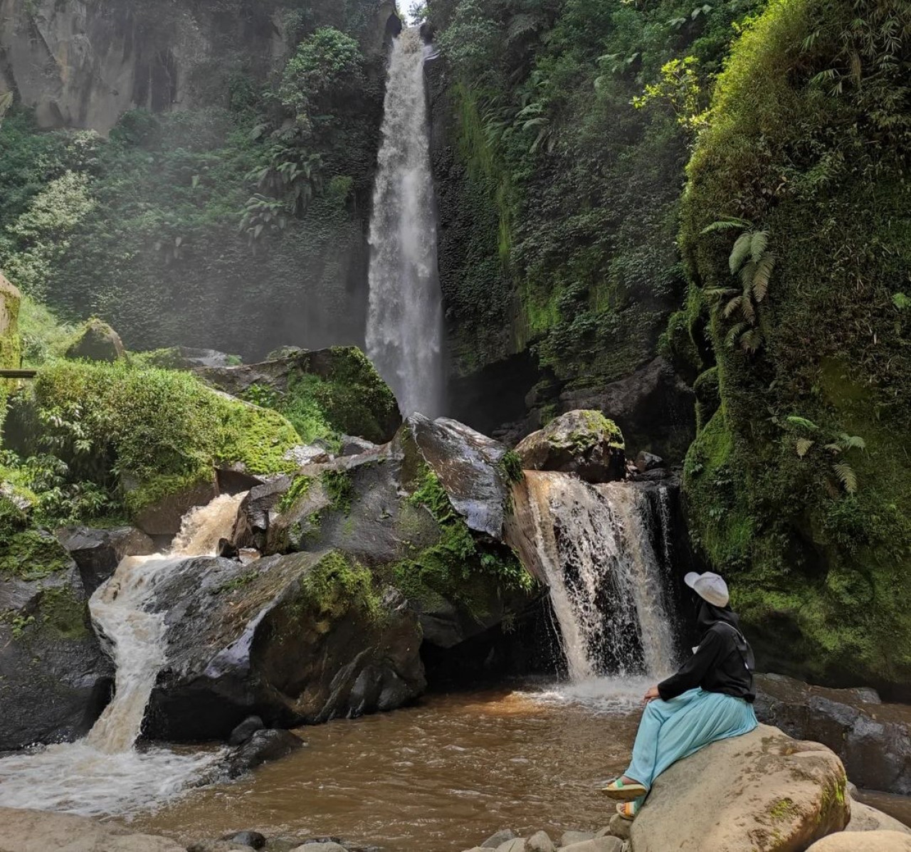 Coban Rondo. (Foto: Instagram @almanabilaaa_ for jatimnow.com)