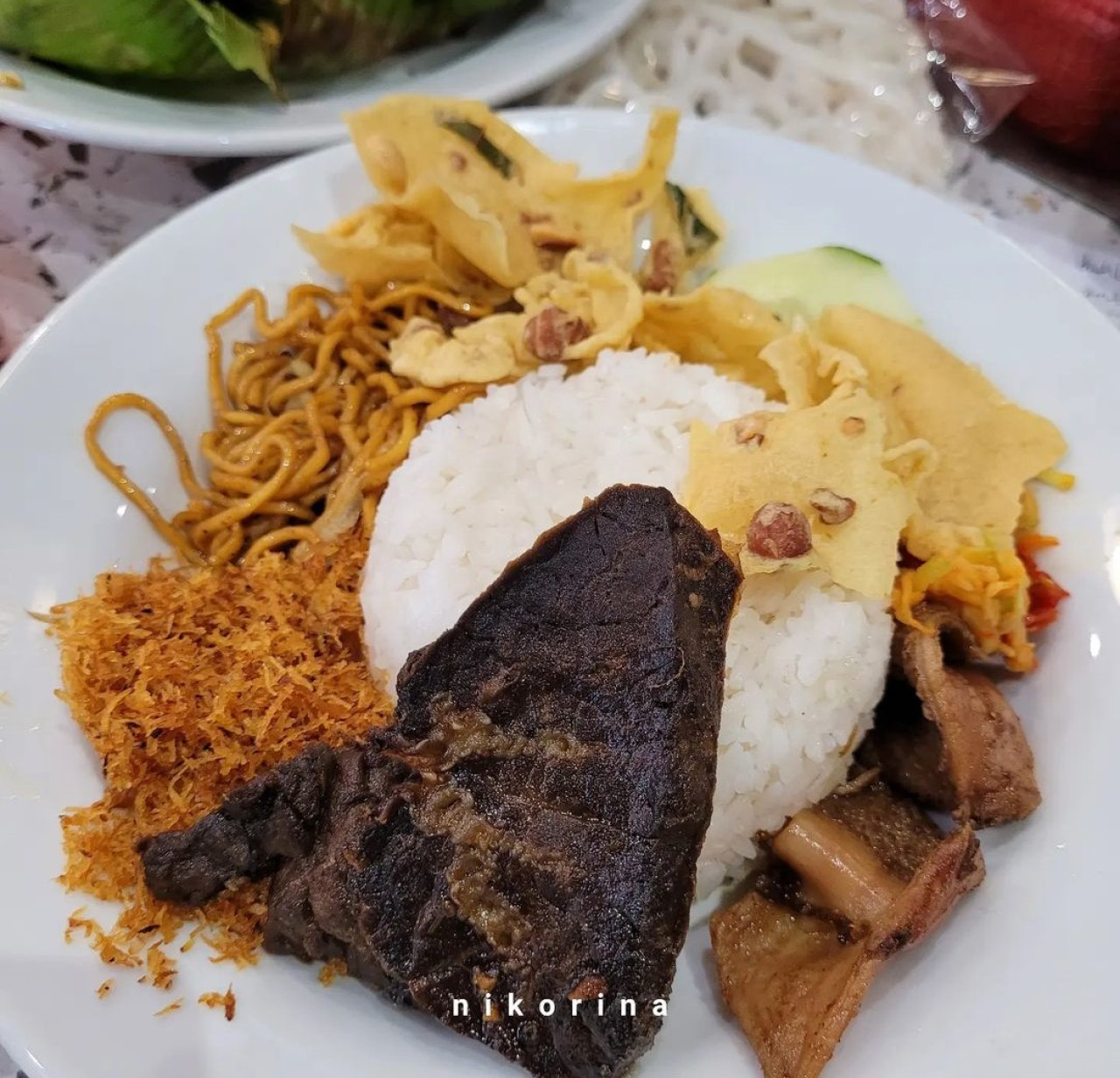 Depot Bu Rudy. (Foto: Instagram @nikkorina for jatimnow.com)