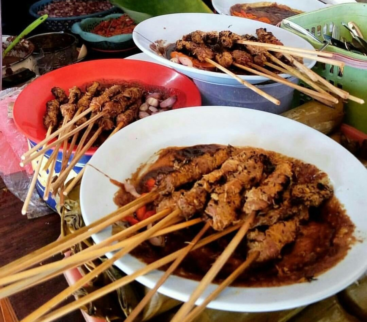Sate Klopo Ondomohen Ibu Asih. (Foto: Instagram@abubadiouz)