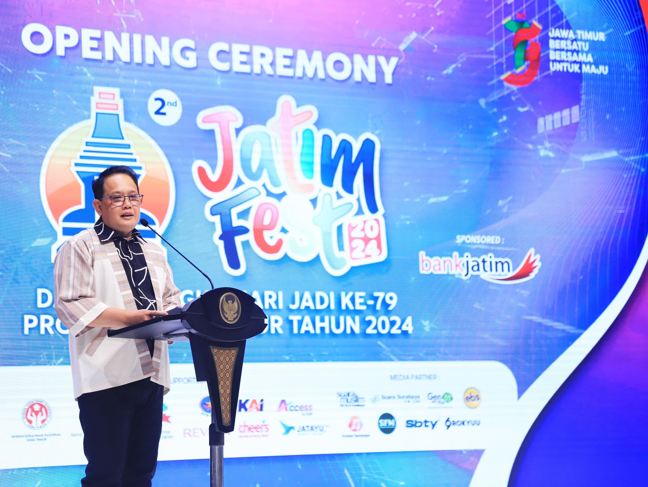 Pj Gubernur Jatim saat memberikan sambutan pembukaan Jatim Fest 2024. (Foto: Ni'am Kurniawan/jatimnow.com)
