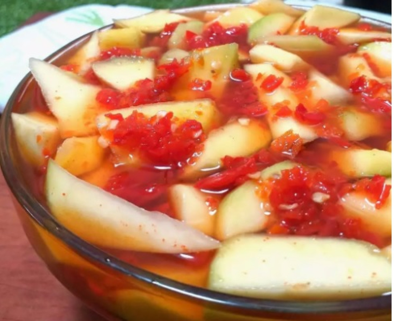 Asinan Mangga (Foto: Instagram/@triplek_kitchen for jatimnow.com)