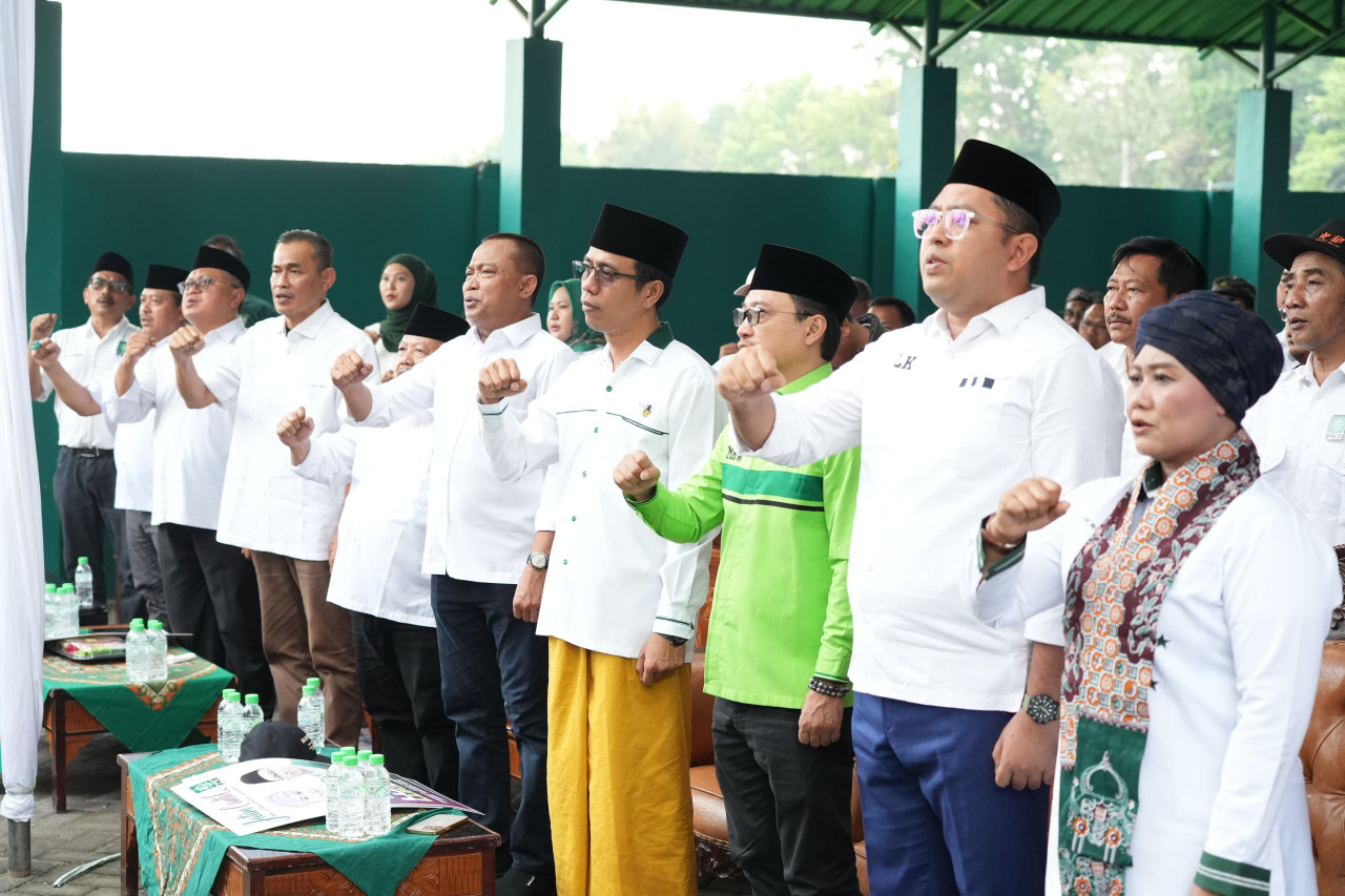 Luluk-Lukman bersama pengurus DPW PKB Jatim (foto: PKB Jatim for jatimnow.com)