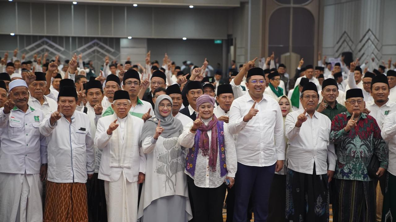 Kiai Ma'ruf Amin kumpulkan kiai Jatim untuk pasangan LUMAN di Pilgub Jatim 2024 (foto: PKB Jatim for jatimnow.com)