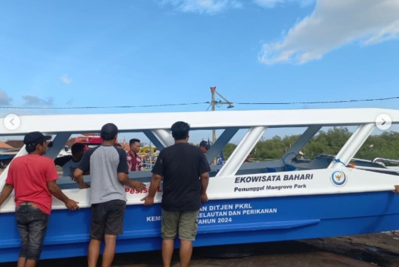 Perahu Dewi Bahari. (Foto: tangkapan layar media sosial for jatimnow.com) 