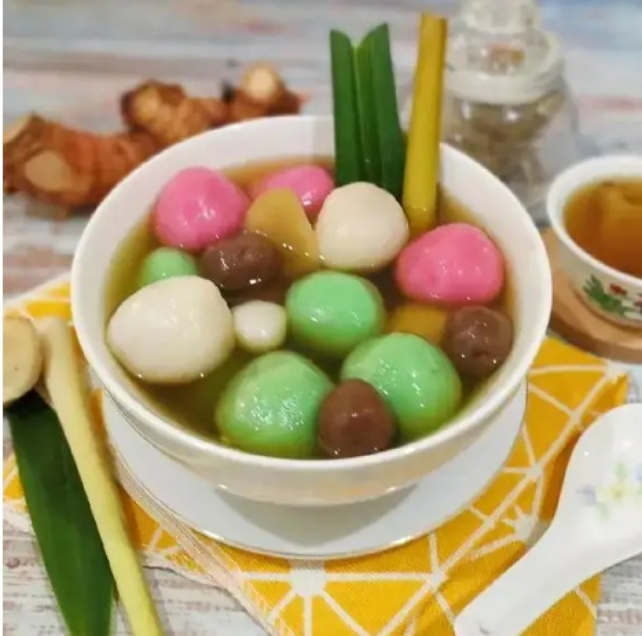 Wedang ronde gula merah. (Foto: Cookpad.com/kawatulolita178)