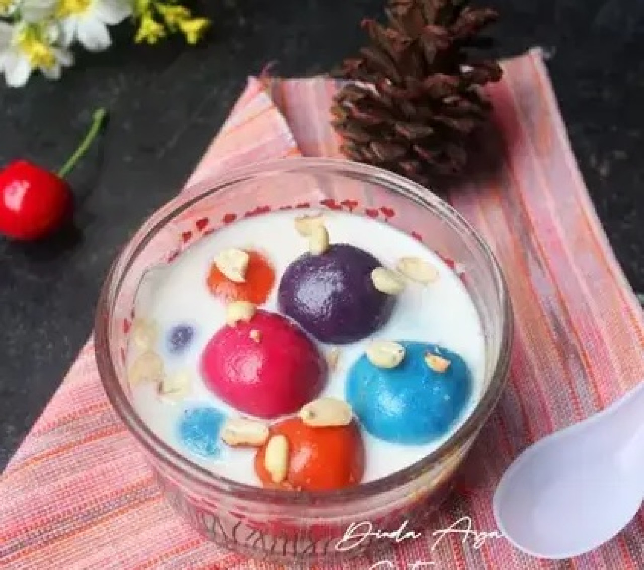 Wedang ronde kuah susu. (Foto: Cookpad.com/dindaaryasetyarini for jatimnow.com)