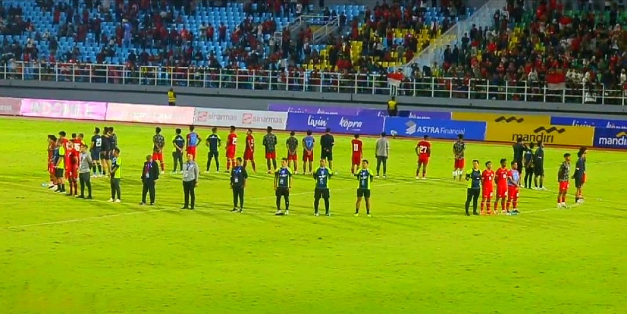 Suasana usai pertandingan Indonesia vs Suriah di Stadion Gelora Delta Sidoarjo. (Foto: Ahaddiini HM/jatimnow.com). 