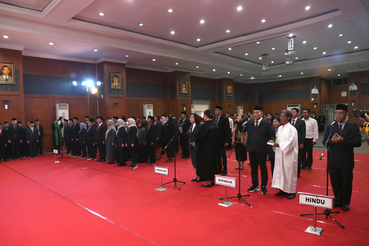 Pengambilan sumpah jabatan pejabat Pemkot Surabaya (foto: Humas Pemkot Surabaya for jatimnow.com)