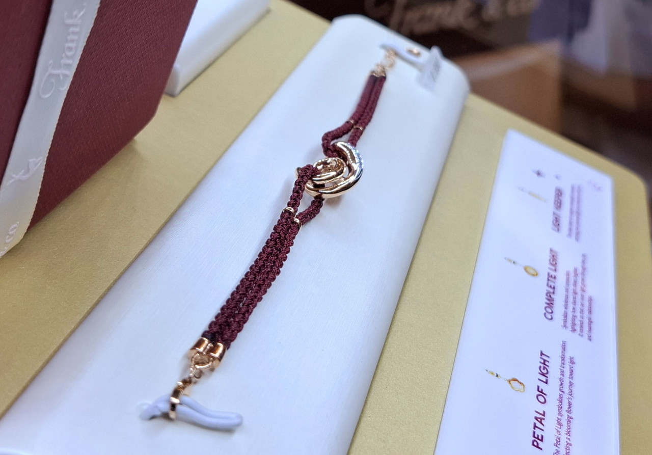 Gelang Frank & Co (foto: Ni'am/jatimnow.com)