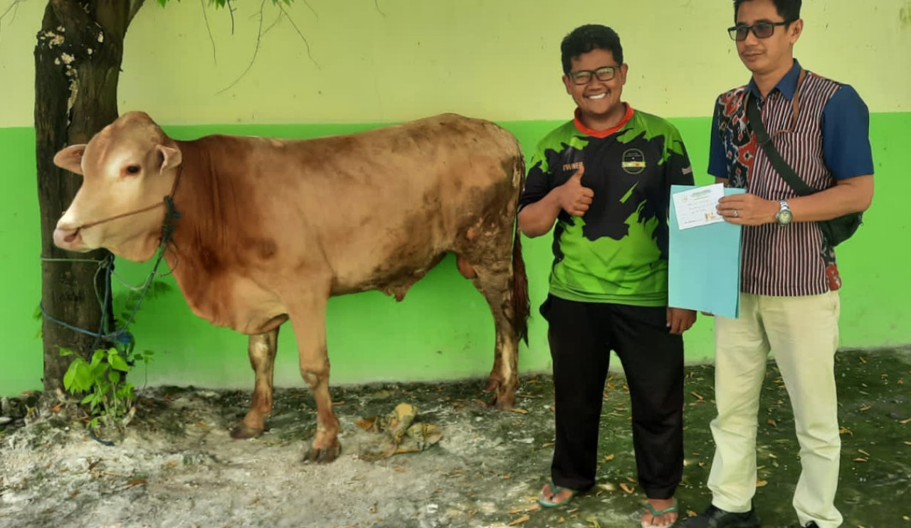 Bank Jatim Salurkan Hewan Kurban ke Lembaga Pendidikan di Gresik
