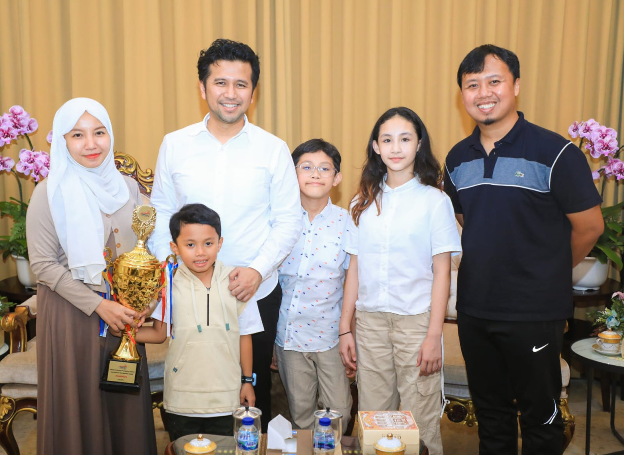 Rama dan kedua orang tua disambung hangat oleh Emil Dardak