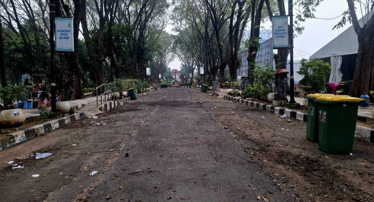 Pintu masuk Alun-alun