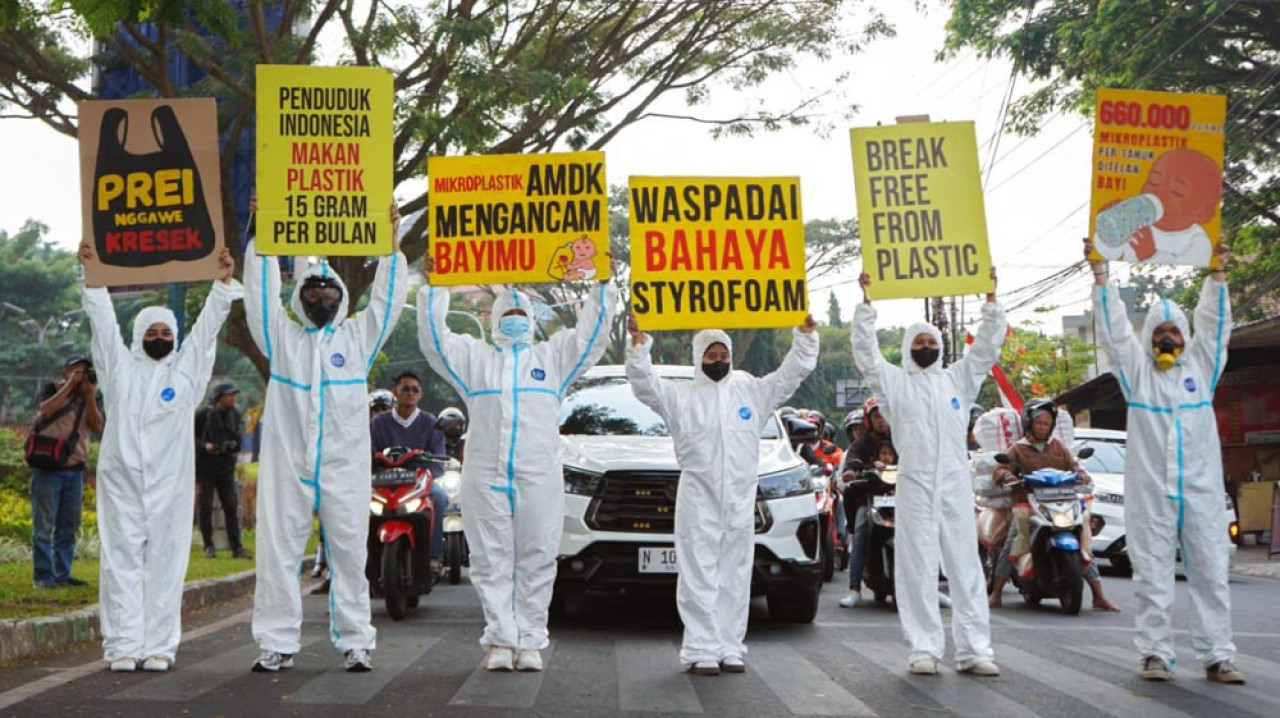 MARAPAIMA dan Ecoton menggelar aksi 