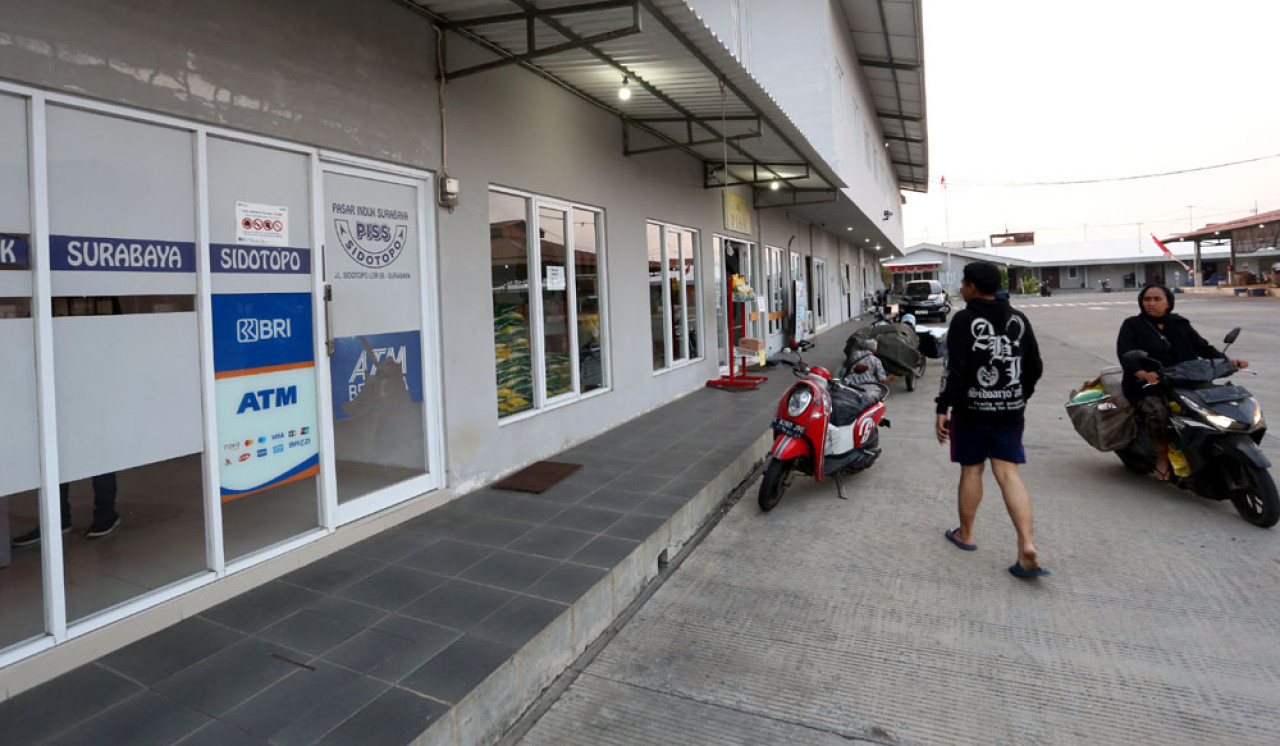 Inilah ATM BRI di Pasar Induk Surabaya Sidotopo. Bersih, lebar, ber AC