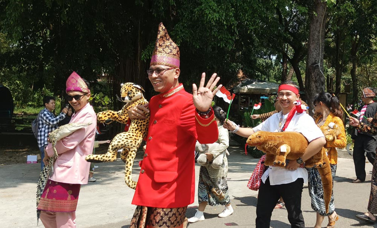 Destinasi wisata favorit di tengah kota Solo ini mengajak pengunjung untuk merayakan kemerdekaan dengan cara yang unik dan tak terlupakan.(Foto: dok Solo Safari)