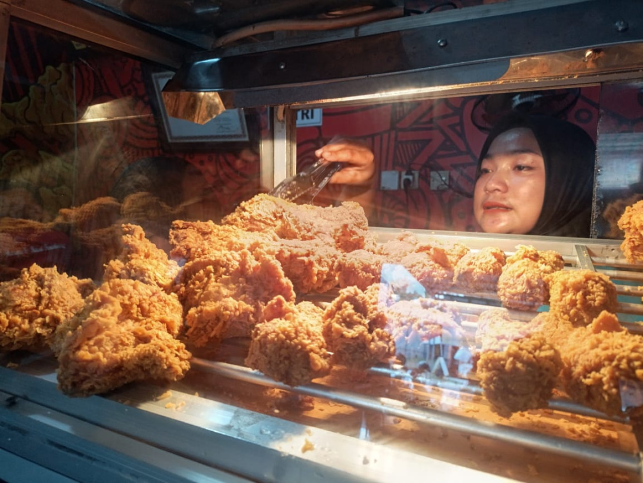 Karyawan di Soma Chicken Tulungagung