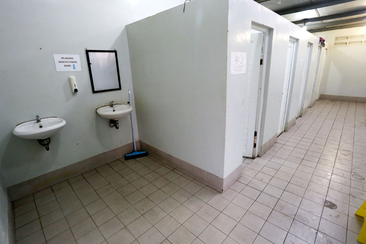 Toilet Pasar Induk Surabaya Sidotopo Surabaya ini sudah seperti di mall-mal besar rek. Bersih, wangi dan terus dirawat