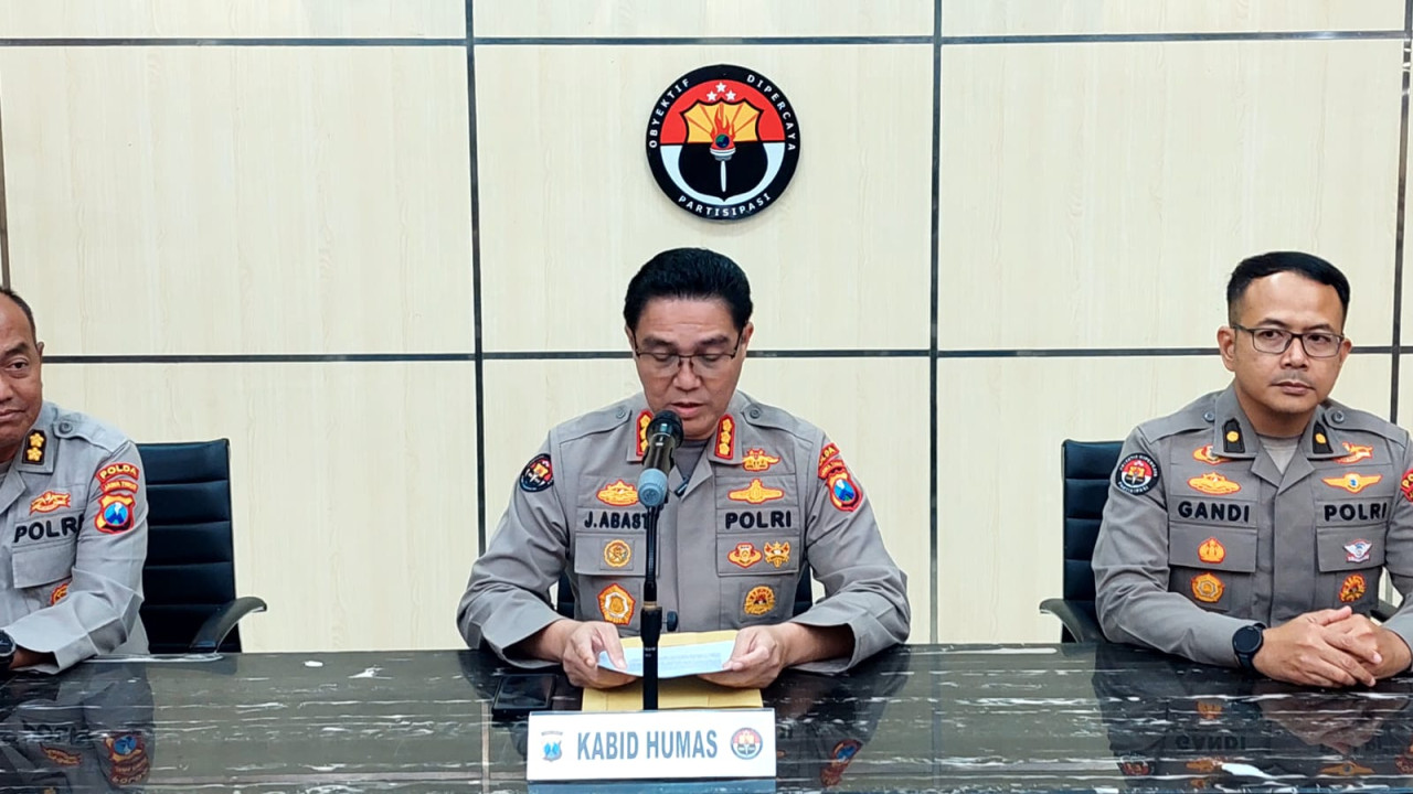 Kabid Humas Polda Jatim Kombespol Jules Abraham Abast (foto: Ni'am/jatimnow.com)