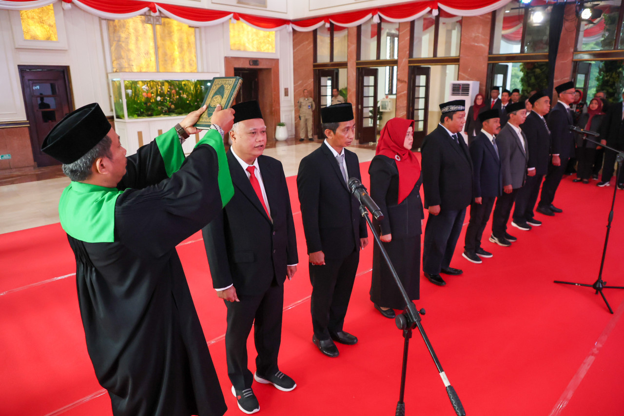 Pelantikan sekda Surabaya dan sejumlah pejabat di lingkungan Pemkot Surabaya an 