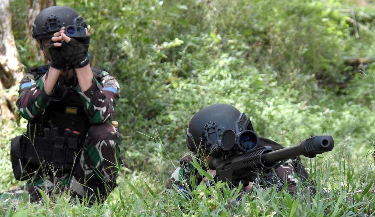 Prajurit Brigif 2 Marinir memantapkan kemampuan menembak dengan berbagai jenis Senjata Bantuan Infanteri (Senbanif) di Pusat Latihan Pertempuran Marinir (Puslatpurmar) 4 Purboyo, Malang Selatan, Jawa Timur, Senin (08/09/2025). (Foto: Ainul Yakin for jatimnow.com)