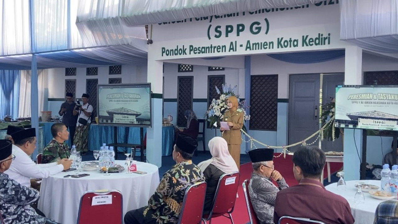 Peresmian SPPG Al Amien oleh Wali Kota Kediri Vinanda Prameswati. (Foto: Yanuar Dedy/jatimnow.com)