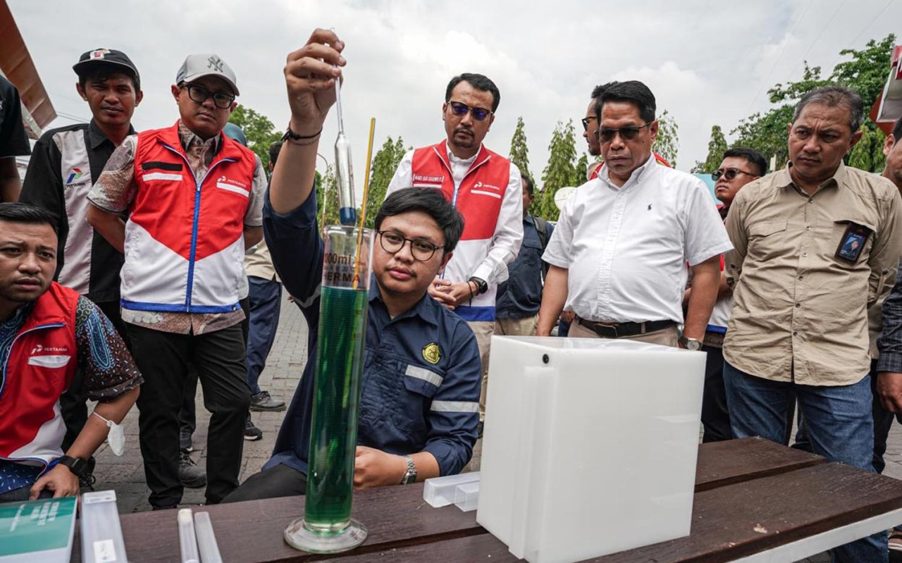Dirut Pertamina Patra Niaga bersama Ditjen Migas tinjau SPBU di Jawa Timur, pastikan kualitas BBM dan tindak lanjuti keluhan konsumen, Rabu (29/10/2025). (Foto: Pertamina for JatimNow.com)