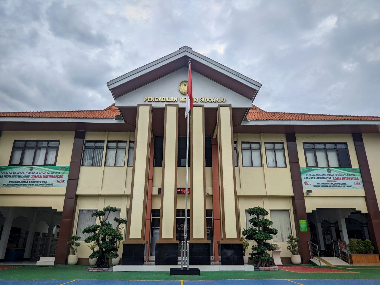 Ciptakan Peradilan Bersih, PN Sidoarjo Terapkan SMAP Langsung di Persidangan