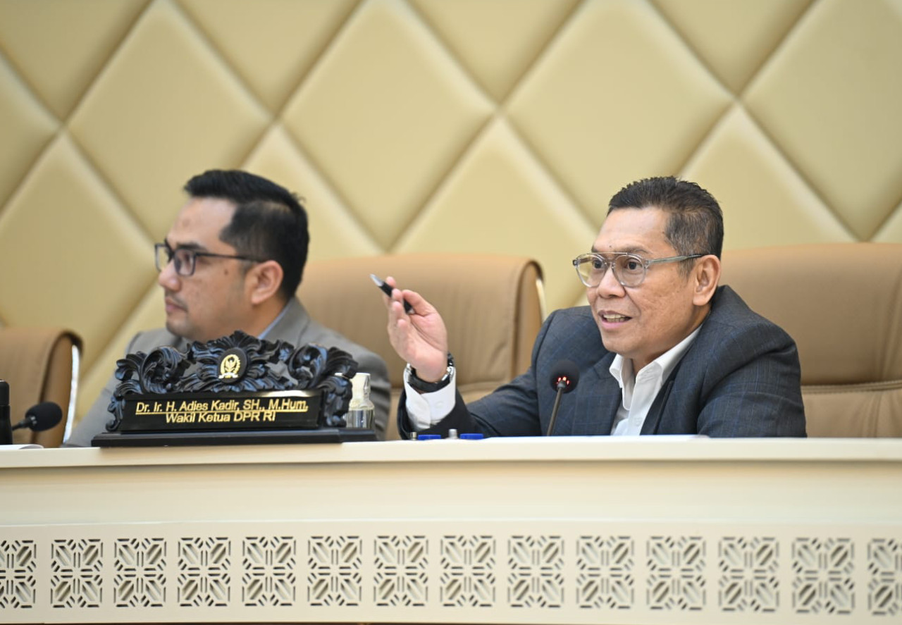 Adies Kadir aktif menghubungkan berbagai pihak agar penyelesaian berjalan lancar dan sesuai regulasi. (Foto/jatimnow.com)