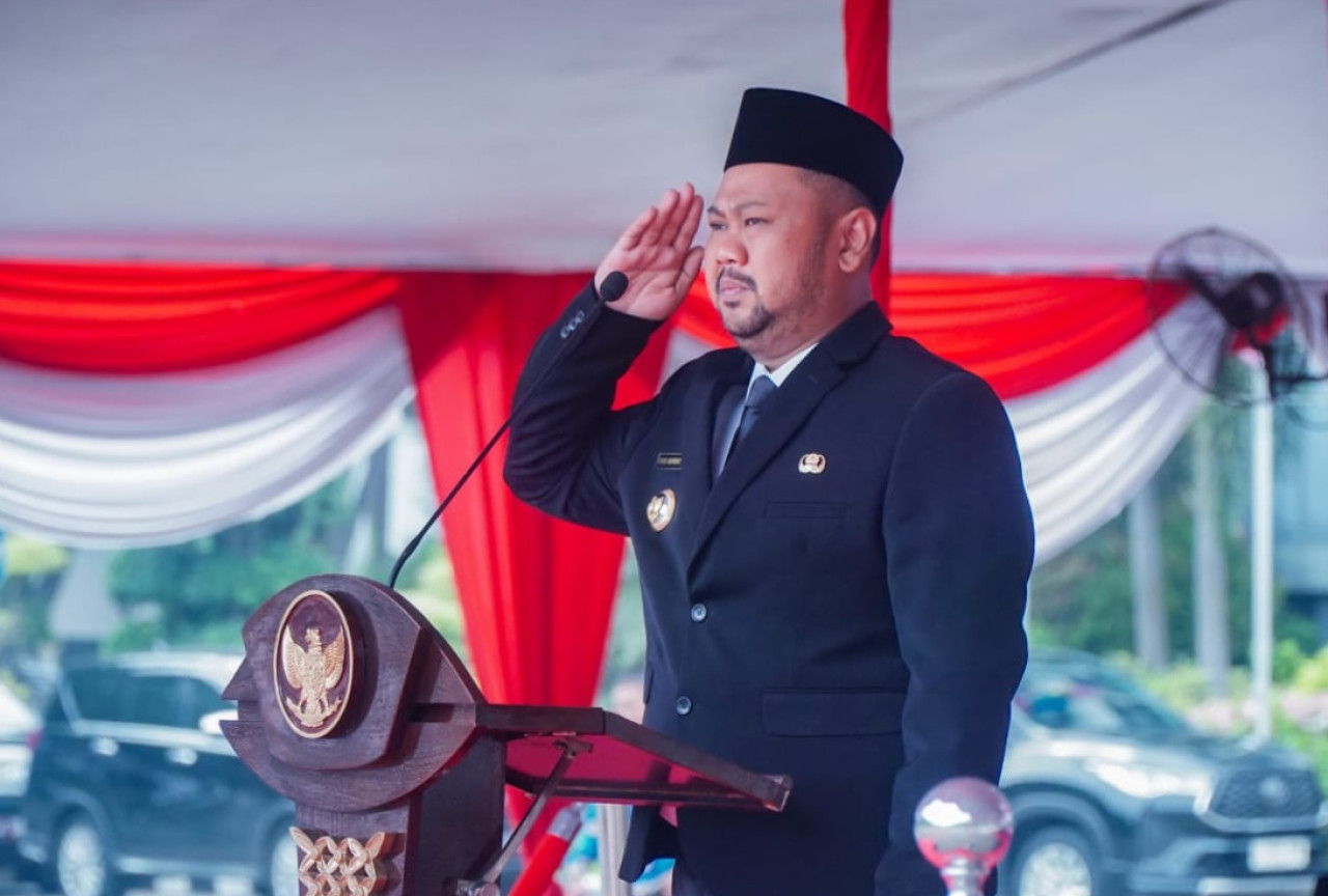 Bupati Gresik, Fandi Akhmad Yani mepimpin upacara peringatan Hari Pahlawan 2025. (Foto: Diskominfo Gresik)