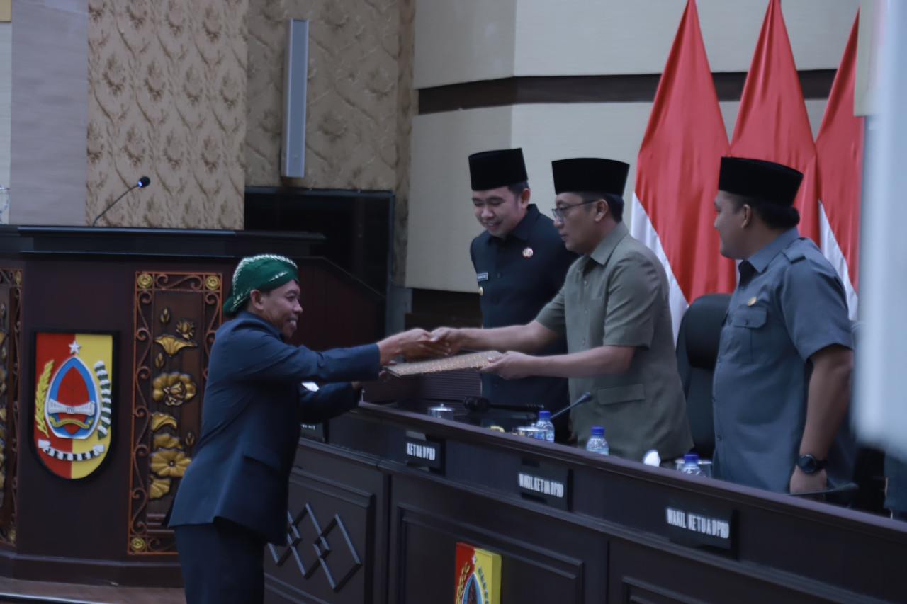Rapat Paripurna tentang Nota Penyampaian Pandangan Fraksi DPRD Jember. (Foto: Diskominfo Jember/jatimnow.com)