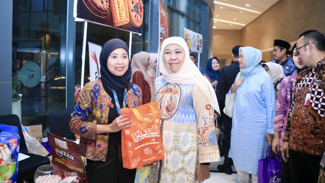 Gubernur Khofifah Lepas Ekspor Produk Halal Dalam East Java Halal Indrustry Festival 2025