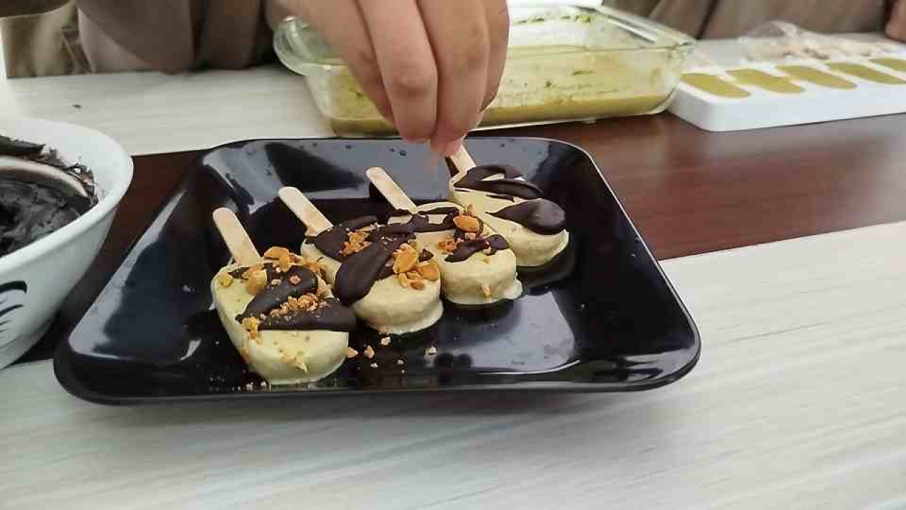 Es krim daun kelor karya santri di Malang