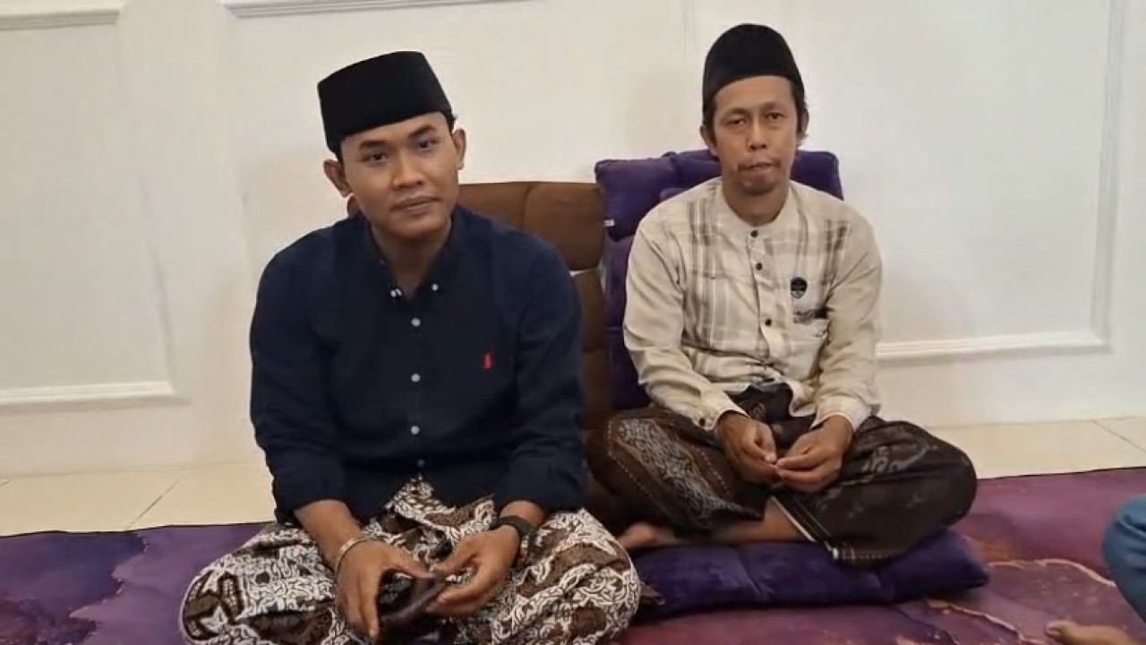 Gus Elham, Pendakwah Asal Kediri Minta Maaf Usai Heboh Cium Anak Perempuan