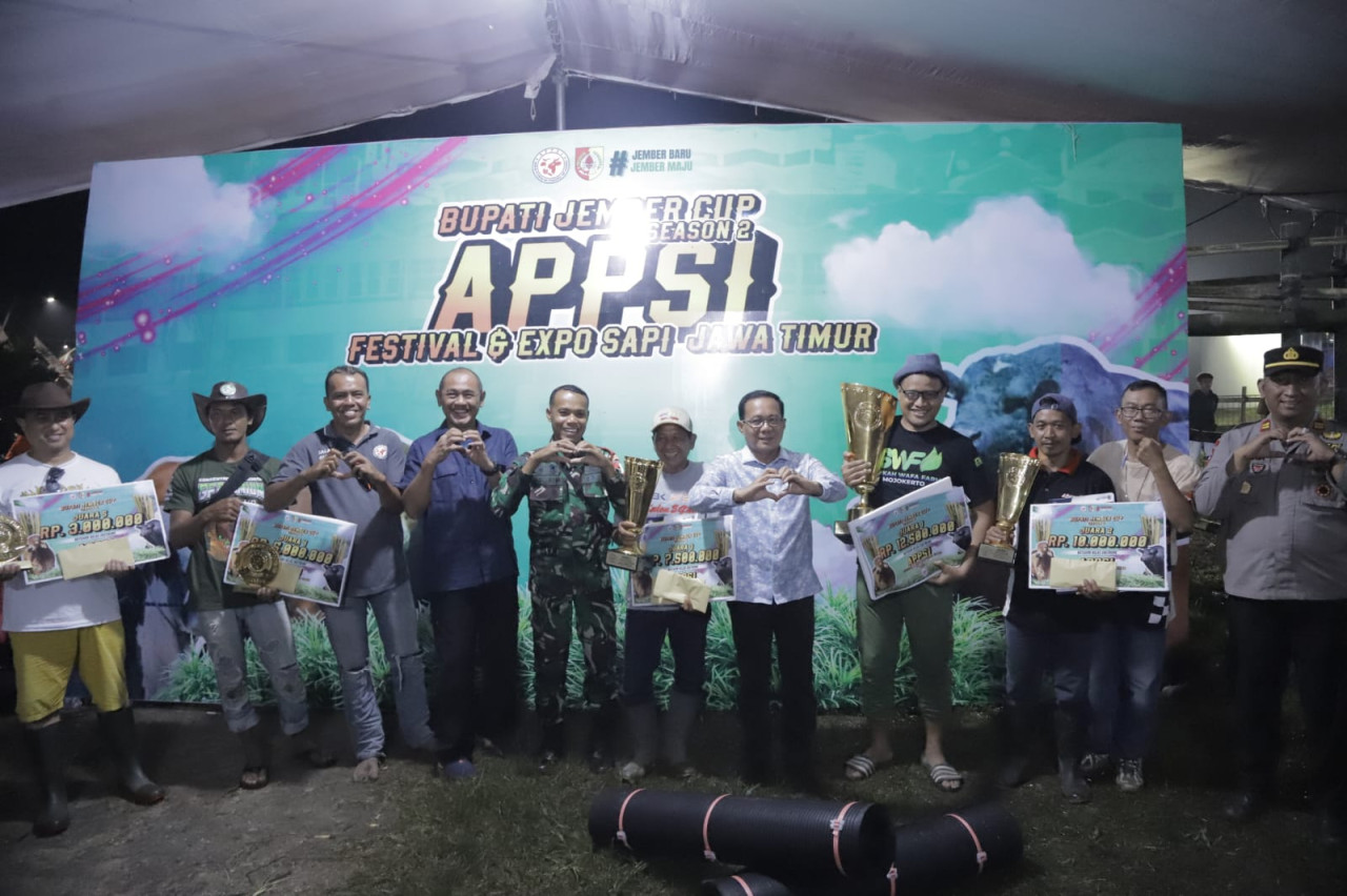 Sapi Raksasa Asal Mojokerto Sabet Juara di Festival dan Expo Sapi Jember Cup