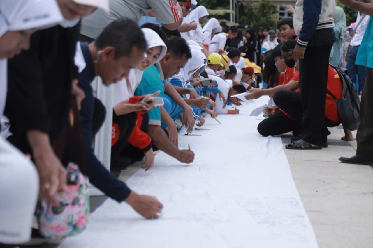 Foto : Ratusan pelajar di Jember deklarasi anti bullying (Diskominfo/jatimnow.com)