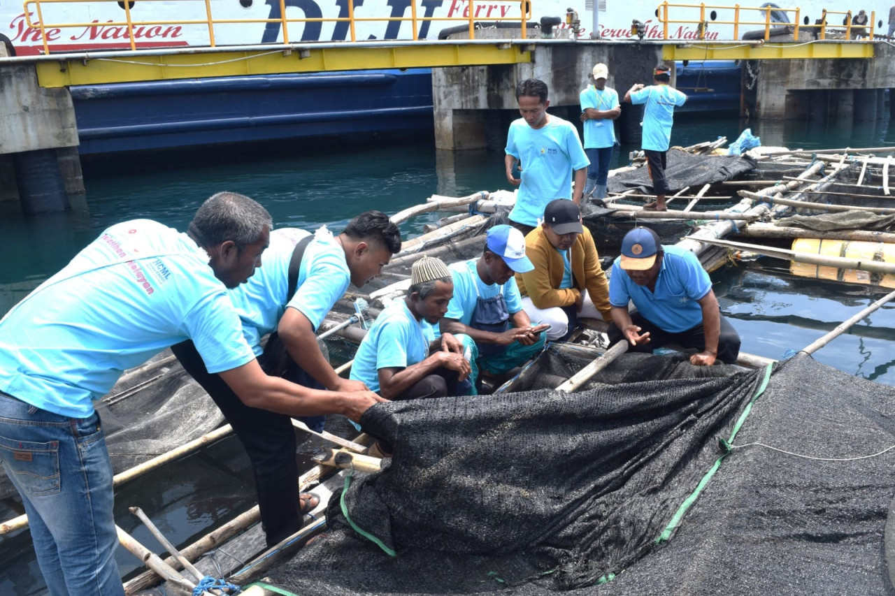 KKKS Husky-CNOOC Madura Limited bantu kembangkan kapasitas nelayan lokal Sampang melalui program pelatihan budidaya ikan.