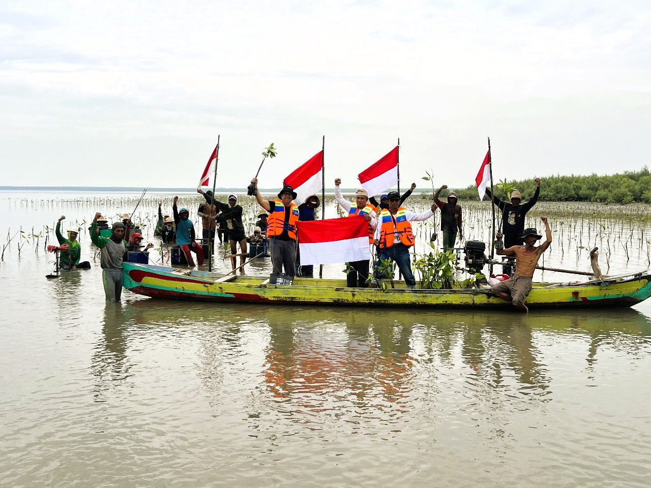 KKKS Saka Indonesia Pangkah Limited melalui program Pengembangan Konservasi Alam aktif menjaga kelestarian mangrove di wilayah Ujungpangkah, Gresik.