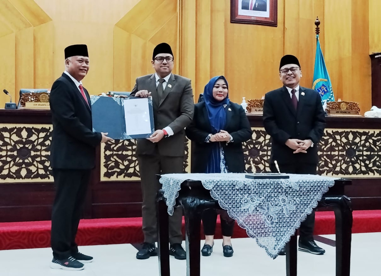 Paripurna DPRD Surabaya (foto: Ni'am Kurniawan/jatimnow.com)