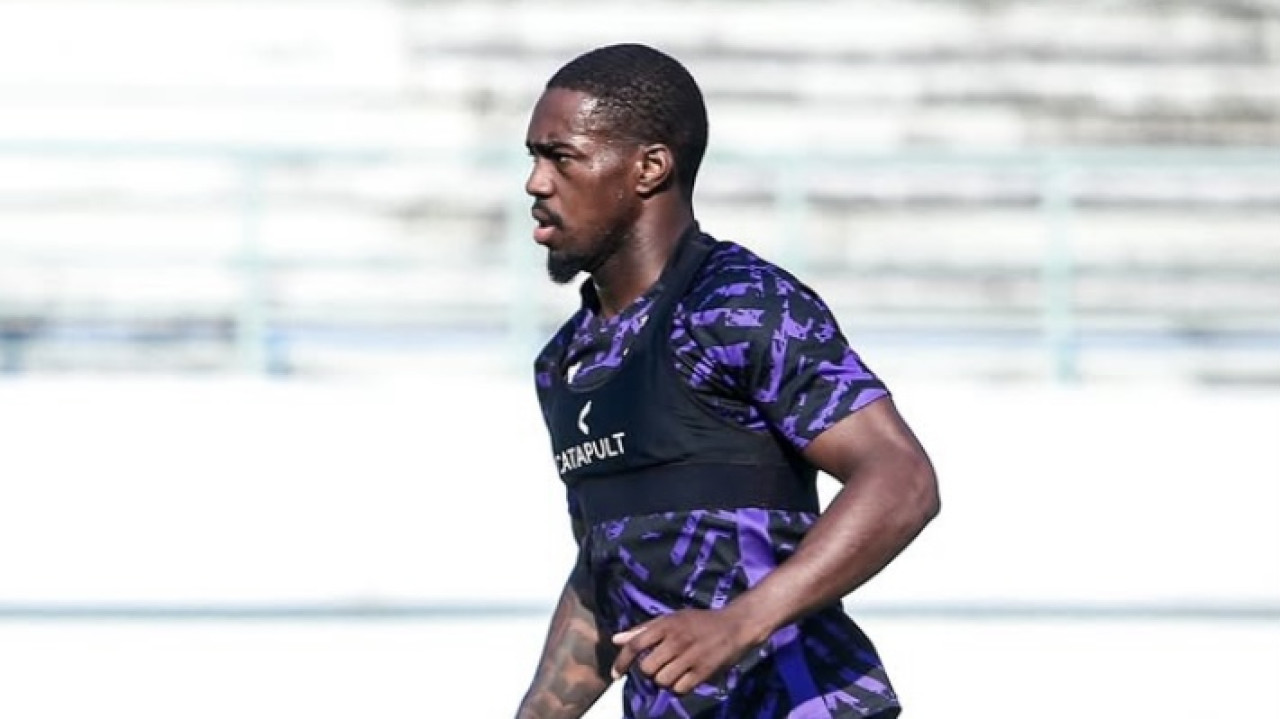 Potret Sylvain Atieda saat berlatih bersama Persik Kediri. (Foto: Persik Kediri/jatimnow.com)